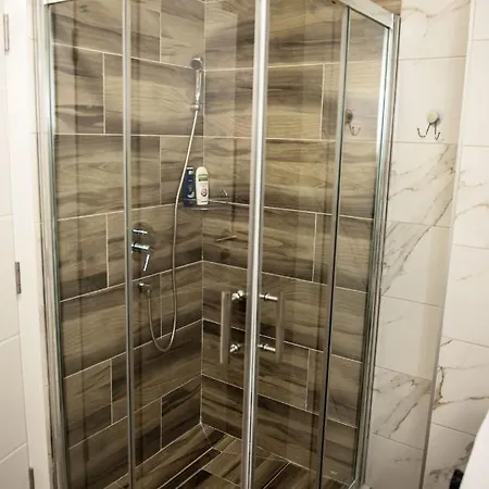 Andrija Lukavica, Istocno