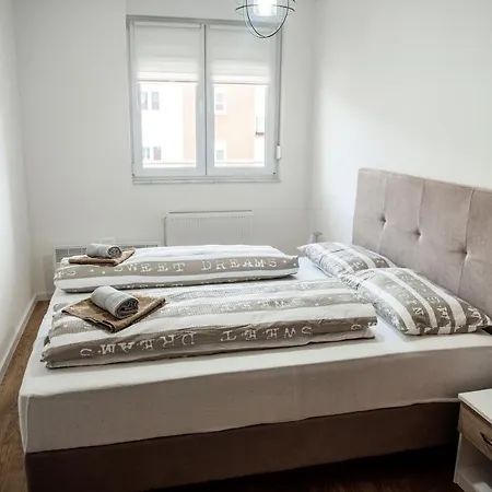 Apartment Andrija Lukavica, Istocno *