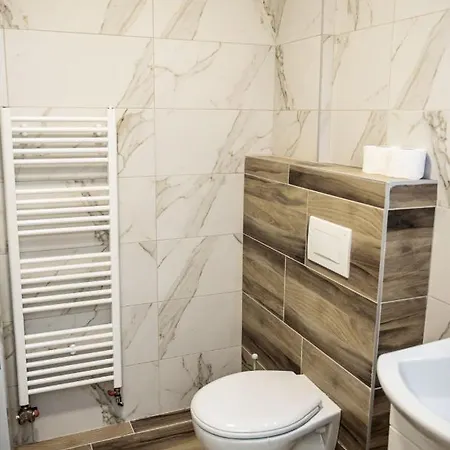 Andrija Lukavica, Istocno *