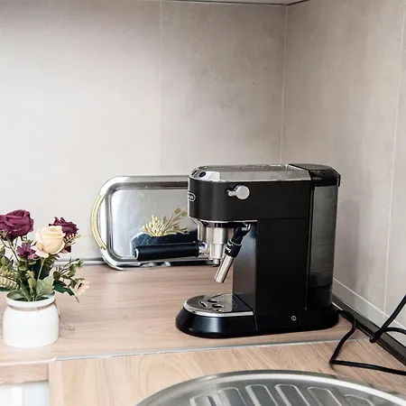 Andrija Lukavica, Istocno Apartament