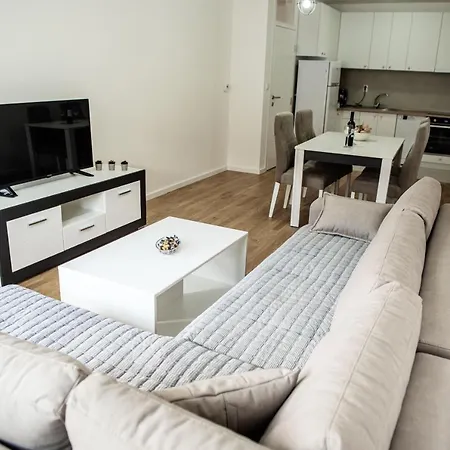 Andrija Lukavica, Istocno *